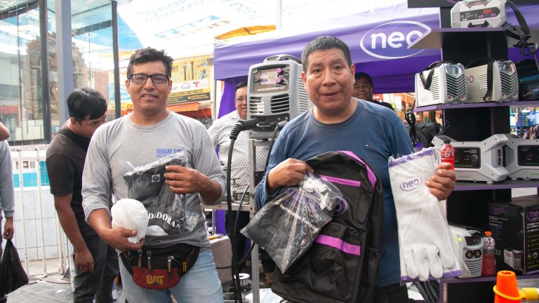 EXHIBICIÓN EN EL CENTRO COMERCIAL LA BELLOTA 02