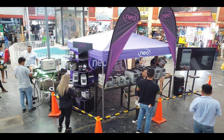 EXHIBICIÓN EN EL CENTRO COMERCIAL LA BELLOTA 04